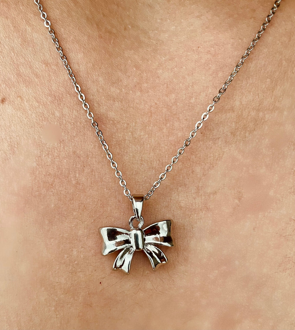 Collana FIOCCHETTO